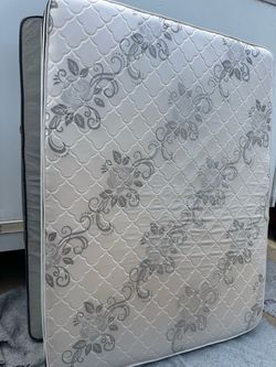 Matress Queen size