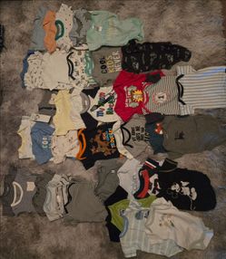 40 Boys onsies size 0-3 months