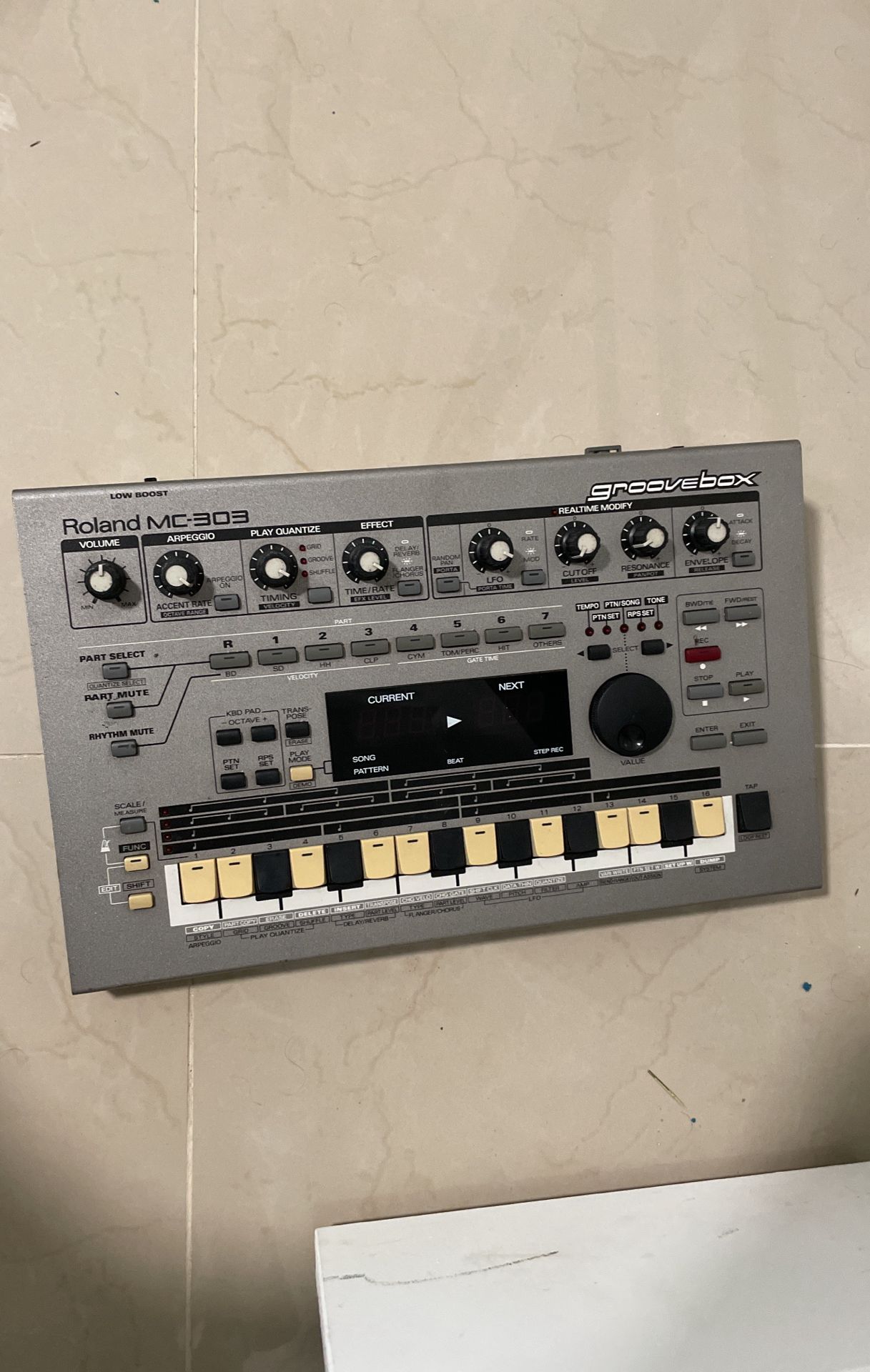 Alimentatore PwrON 9V AC/DC Per Roland MC-303 MC-307 Groovebox – Cavo 2 Metri