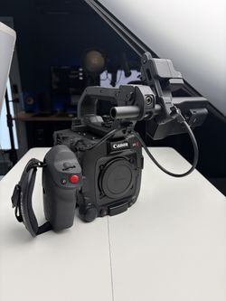 Canon EOS C400 6K Full-Frame Cinema Camera (RF) + Kondor Blue V-Mount Plate