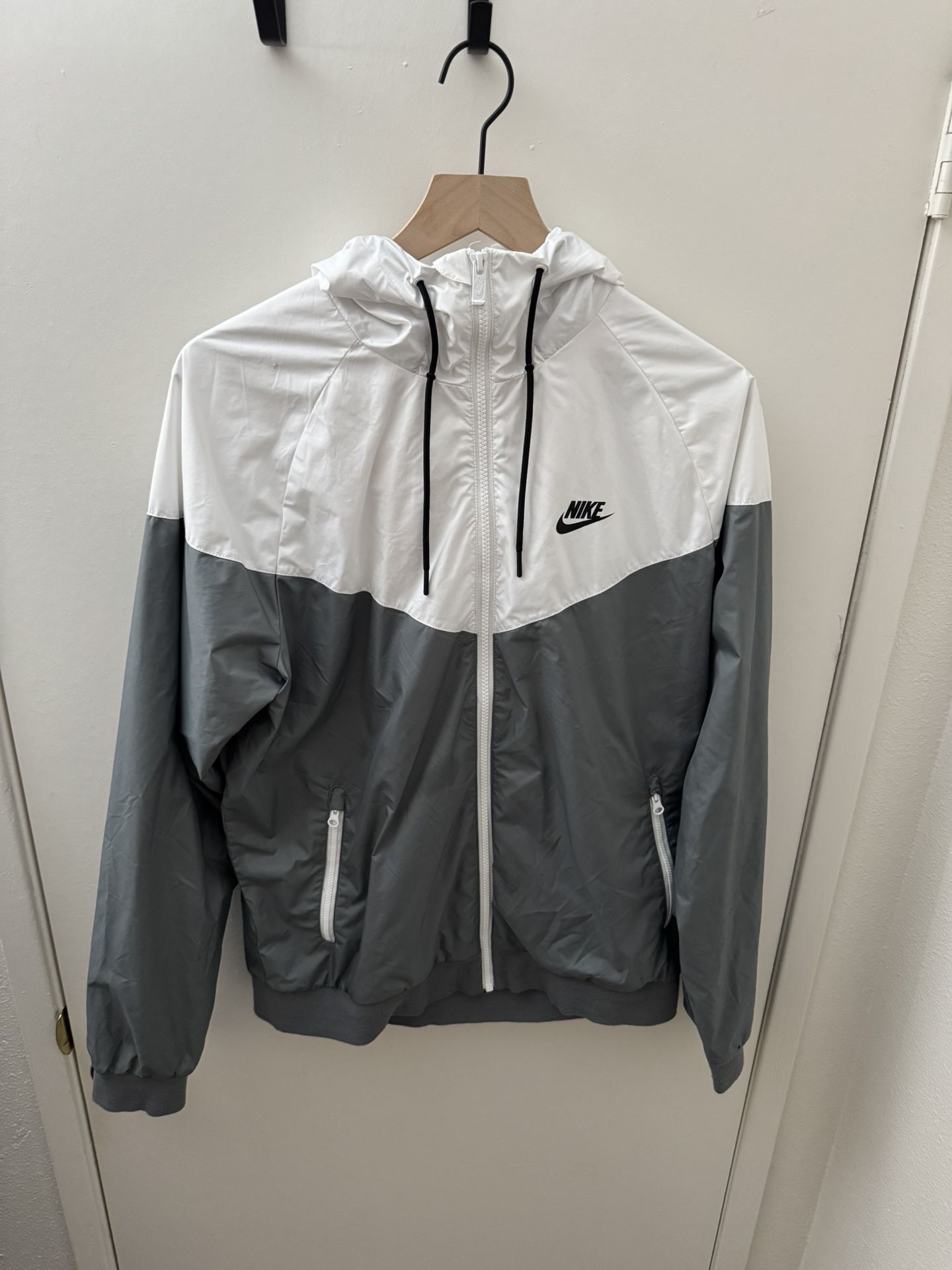 Nike Men Sport Windrunner Hoodie Jacket