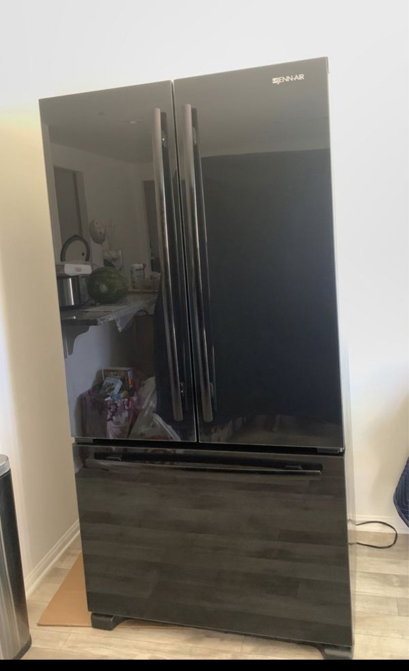 Jenn air French door refrigerator with ice maker for Sale in Ontario