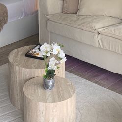 Round Wood Nesting Coffee Table Set (Good Condition)