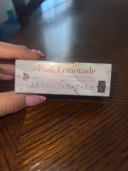 La prestige Paris Lipstick