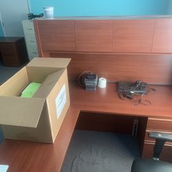 6’ X 6’ L-Shaped Desk
