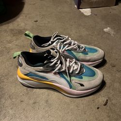 Nike Air Max Motion 2 Pure Platinum Fuchsia Women's Size 10 & Puma Womans RS Curve Aura Aura Running Sneakers Mesh Blue Silver Size 9