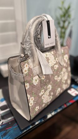 Nine West HANDBAG