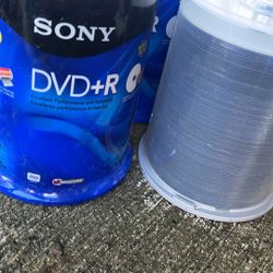 New DVD-R disc 