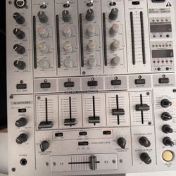 DJM 600 mixer