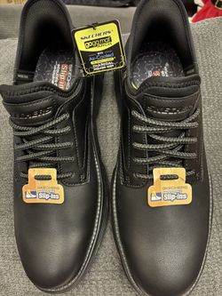 New with tags mens size 12 black Skechers slip-ins with goga mat arch 