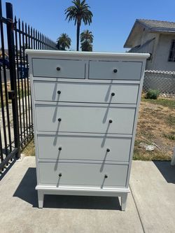 White idanas office dresser