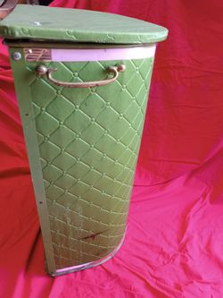 Laundry hamper