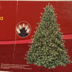 7ft Pre-lit Christmas Tree