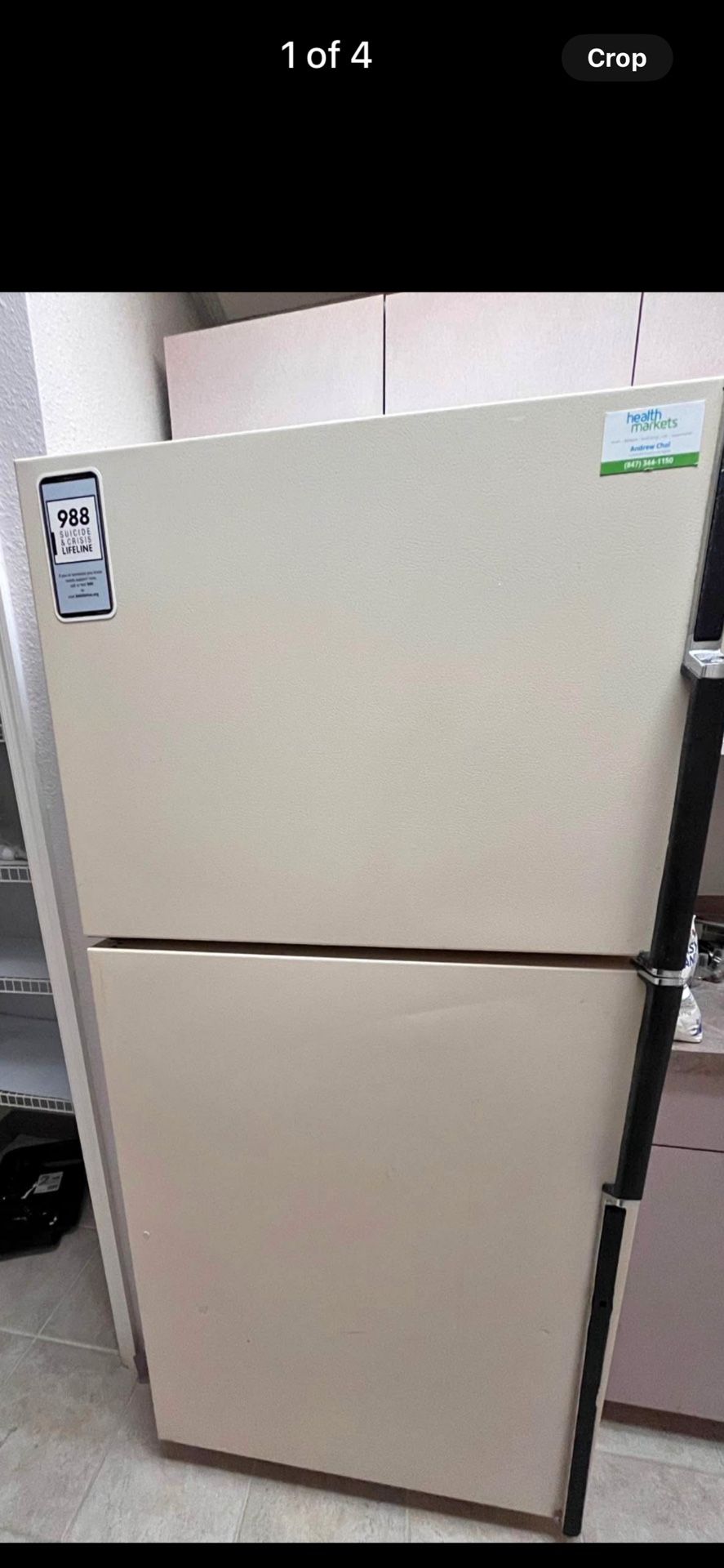 CLEAN TOP FREEZER REFRIGERATOR (DELIVERY AVAILABLE)