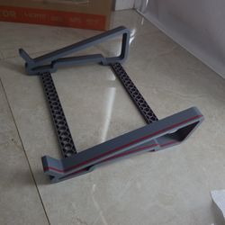 Laptop stand