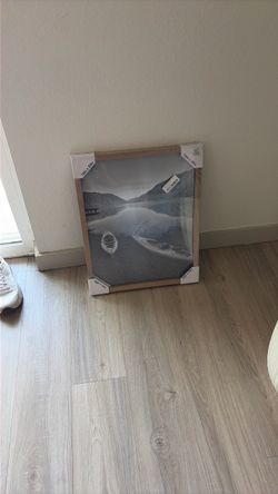 16 in x 24 in picture frame