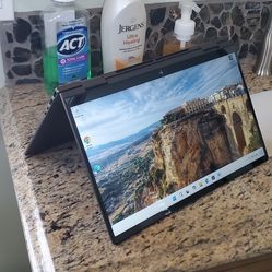 HP Envy 15in 2in1 360 Touchscreen Windows 11 read description