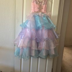 MacDuggal Pageant Dress  Girls Size 4 Includes  Garment Bag.  