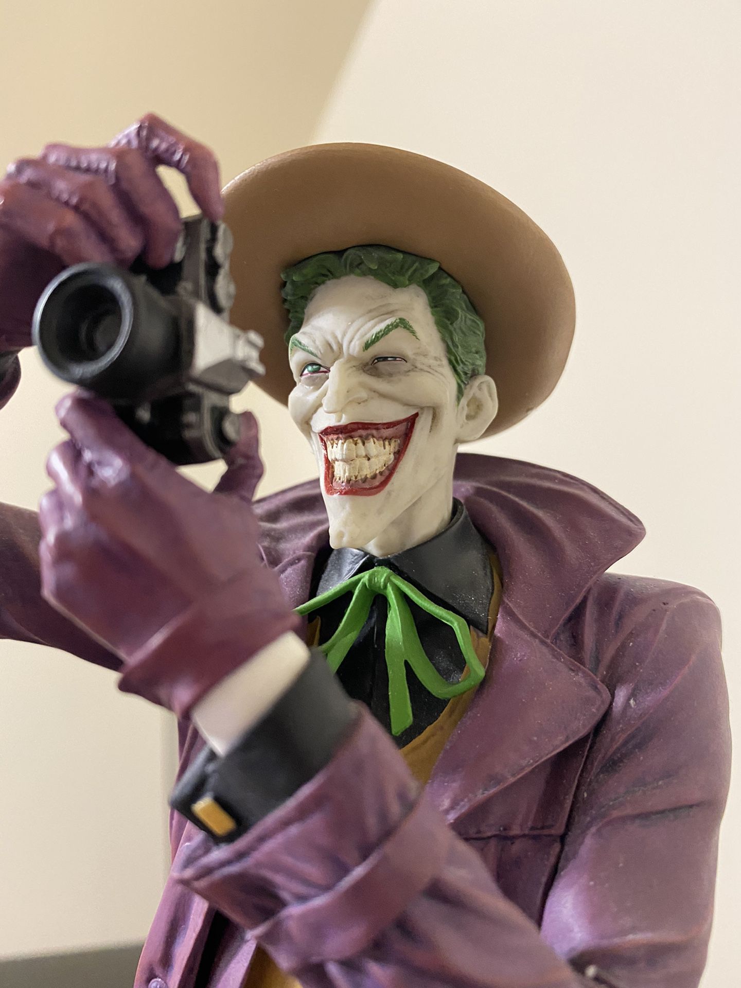 The Joker Statue DC Collectibles