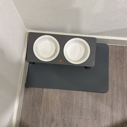 Pet Feeding Bowls With Mat
