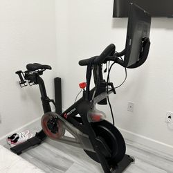 Peloton Bike For Sale| Pick Up Only! 