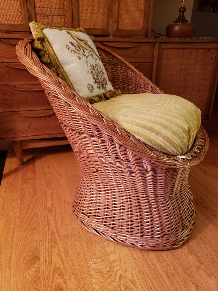 Vintage MCM Boho Wicker Bucket Chair Yugoslavia  (Joliet by mall, Pick Up)