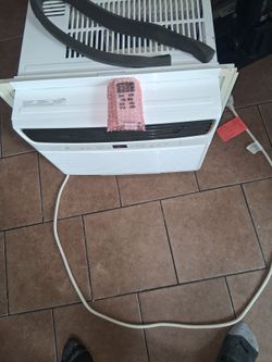Frigidaire FFRE123ZA1 (12000BTU) w/remote