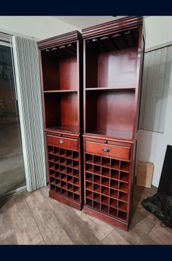 Wine Cabinet/Hutch