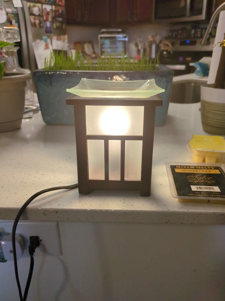 Wax Warmer With Scentsy Scents