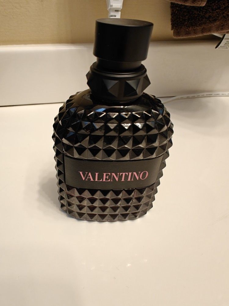 Valentino Walmart Born In Roma Intense Men's Cologne Fragrance.