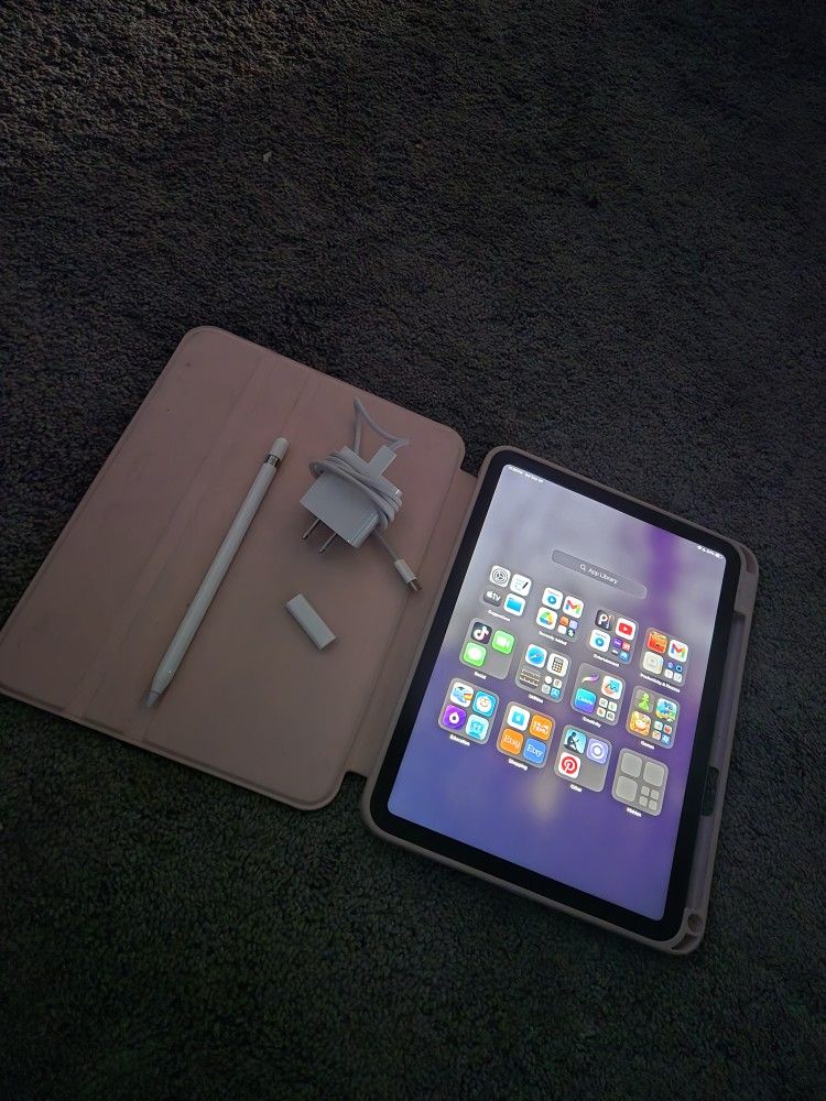 IPad 10th Gen with Apple Pencil and Accessories!!