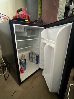 Mini fridge you pick up