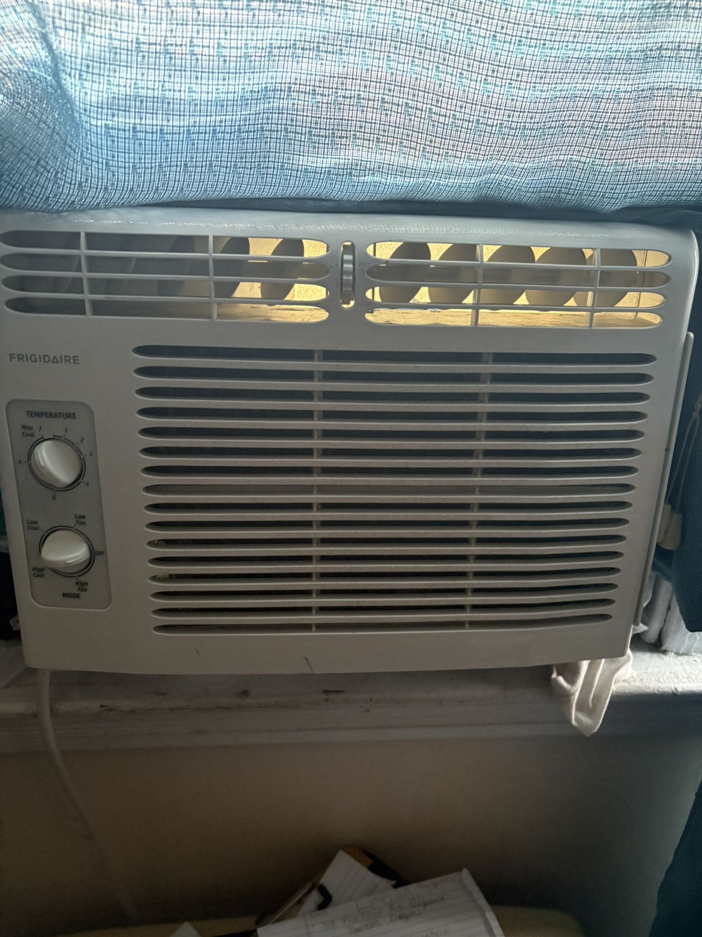 AC unit 5,009 Btu
