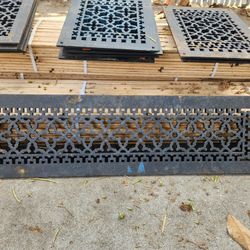 (1) 8x32 Reggio Register Cast Iron Air Register