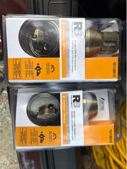 Deadbolt door locks