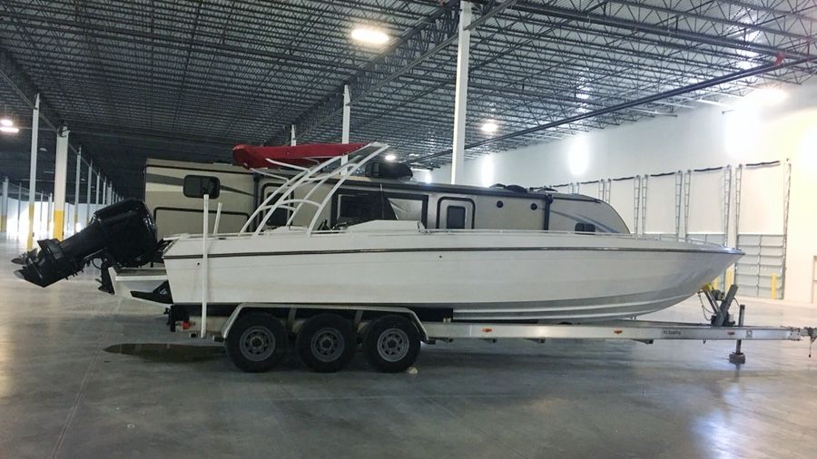 32 ft Scorpion Center Console