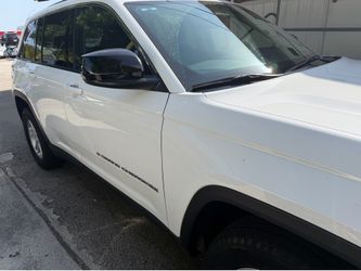 Jeep grand Cherokee Laredo 2024