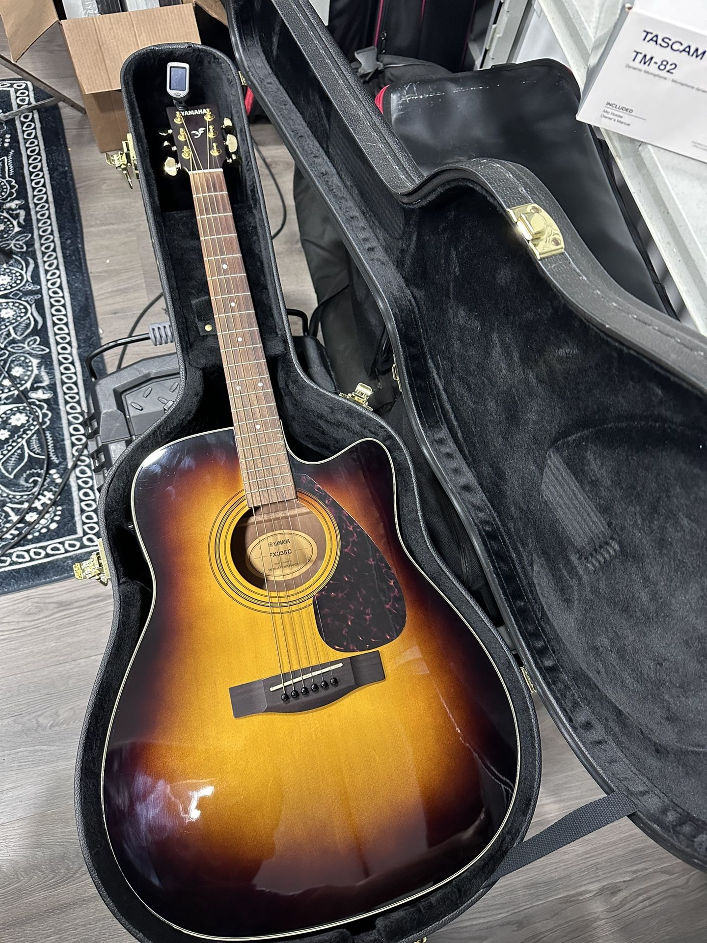 Yamaha FX335C Dreadnought Acoustic-Electric Guitar Tobacco Sunburst