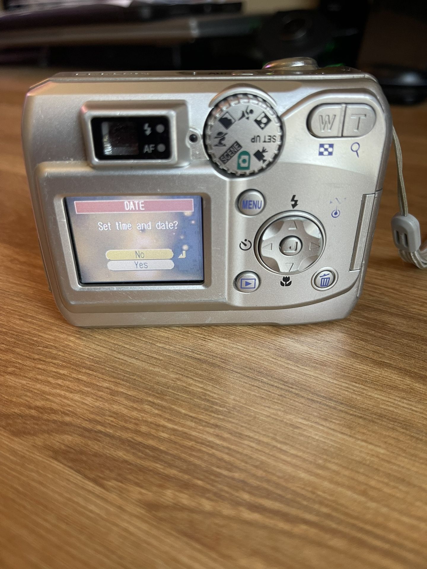 Nikon Coolpix 3200 Digital Point And Shoot Camera