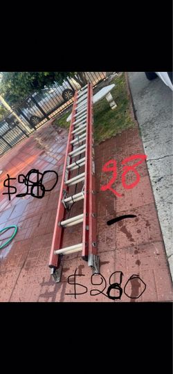Excellent condition, 28 feet and more sizes available Fiberglass Ladders