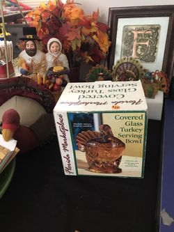 COVERED GLASS TURKEY SERVING BOWL