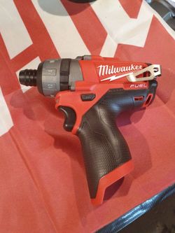 Milwaukee fuel M12 screwdriver drill