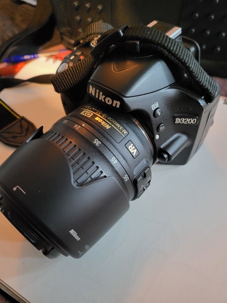 NIKON D3200