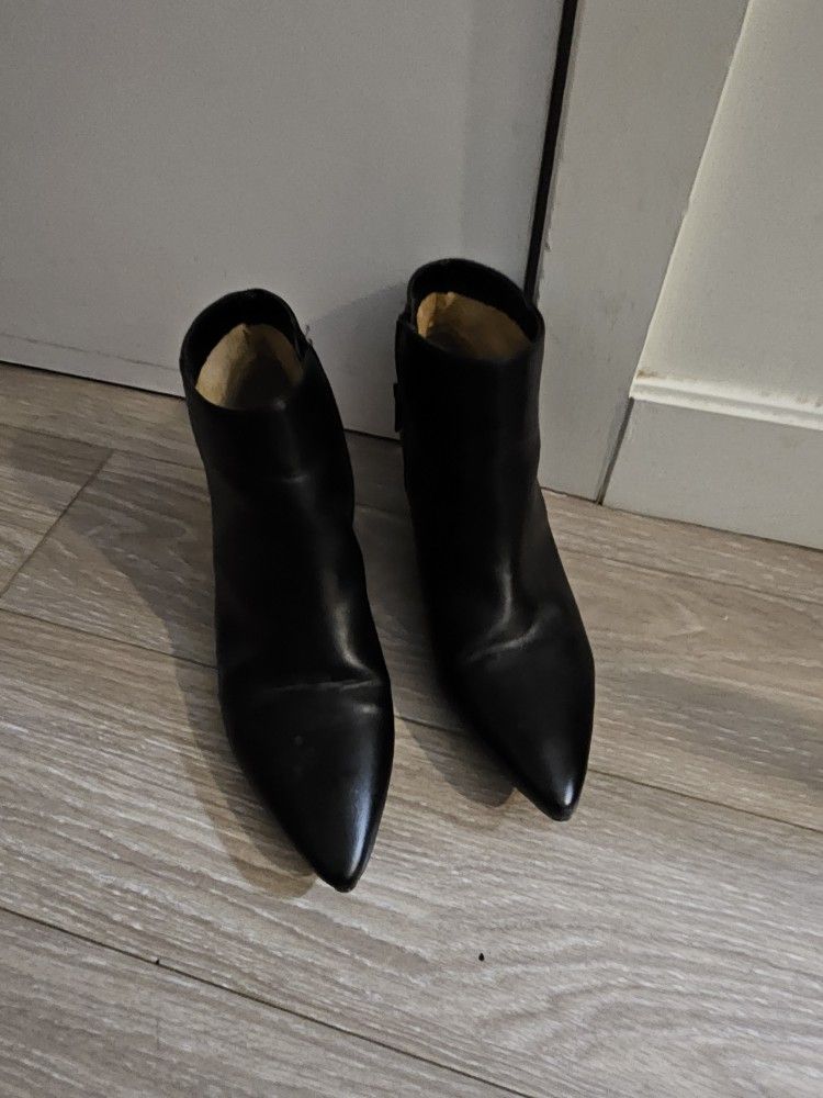 Women's Black Leather Naturalizer Heel Boots