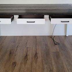 Wood dining table 