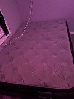 Full size bed