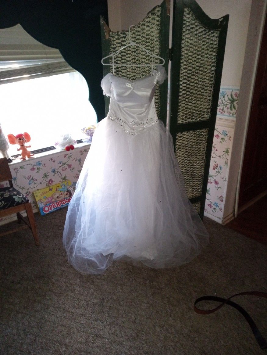 Brand New Wedding Ball Gown