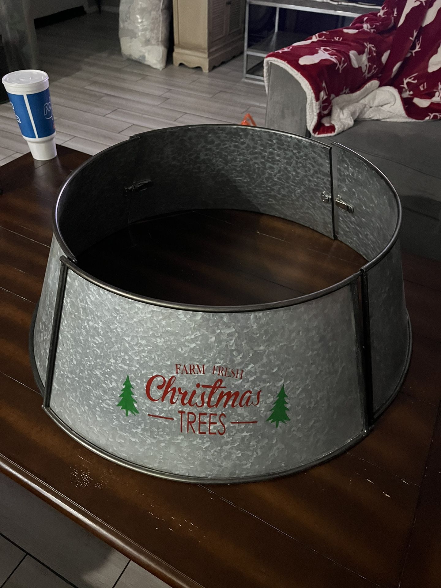 Metal Christmas Tree Collar 