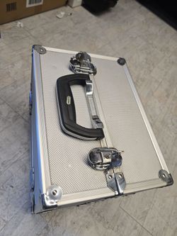 Train case with keys