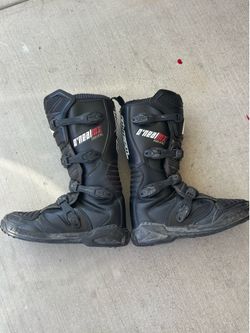 O’Neil MX  dirt bike riding boots. See pics, 1 sole has a worn hole